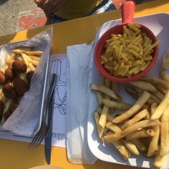 Sunset Harbor Bar and Grille - Kids Mac and cheese and mini corn dogs - Dive Bars Near Me - Fairport Harbor, Ohio