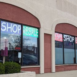 Purple Manatee Resale - Definitely eye catching signage!
