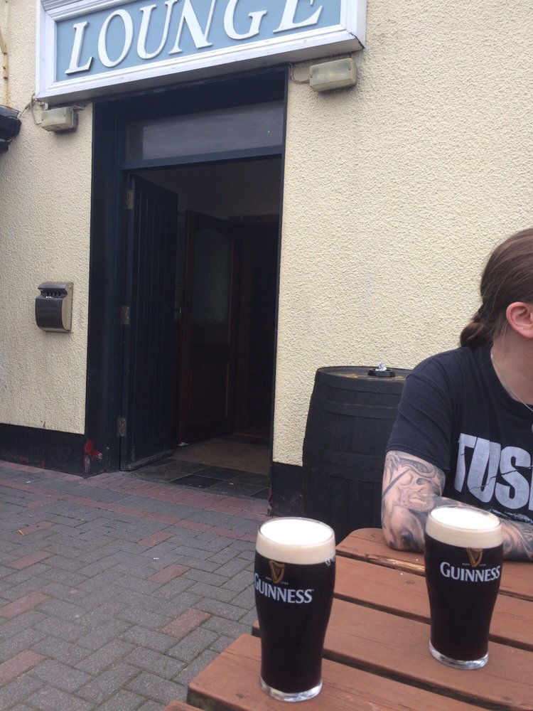 MURRAYS LOUNGE The Square, Lusk, Co. Dublin, Republic of Ireland