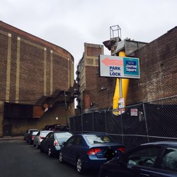 Square Ramp Parking - The entrance on Magnolia