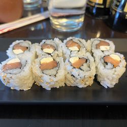 Ami - R22. Philadelphia Maki Roll - pretty good