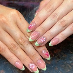 Lynbrook Sakura Nails Spa
