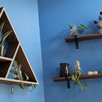 Orphan - blue corner accent decor - Breakfast & Brunch Near Me - Sacramento, California Orphan - blue corner accent decor - Breakfast & Brunch Near Me - Sacramento, California