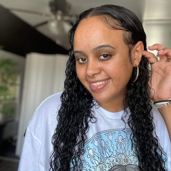 ExQuizit Beauty - MicroLink extensions with PureVirgin hair that matches the client's texture perfectly - Hair Salons Near Me - Buffalo, New York ExQuizit Beauty - MicroLink extensions with PureVirgin hair that matches the client's texture perfectly - Hair Salons Near Me - Buffalo, New York