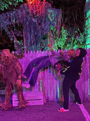 13th Hour Haunted House by null
