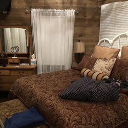 Madrone Tree Hill - Sweet small bedroom