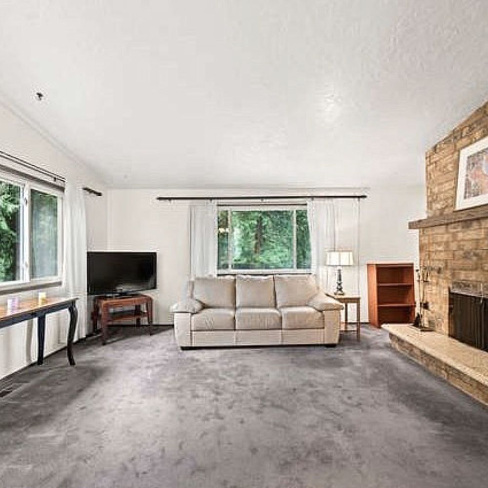 Husky Carpet Cleaning - Carpet Cleaning Near Me - Clackamas, Oregon