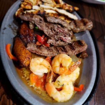 Sabor De Mi Tierra - a plate of food - Bakeries Near Me - Verona, New Jersey