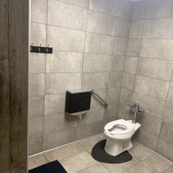 Quick Mart & more - Shower room.