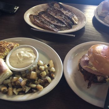 Jakes - Omelet, Breakfast Burger and French Toast - Bars Near Me - Mansfield, Texas