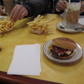 Kewpee Lunch - Burgers, fries and hands. - Fast Food Near Me - Racine, Wisconsin