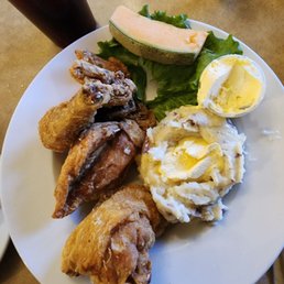 Fried chicken and mashed potatoes