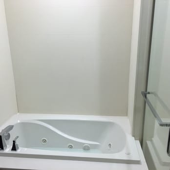 Comfort Suites Youngstown North - Single hot tub ahhhhh - Hotels Near Me - Youngstown, Ohio Comfort Suites Youngstown North - Single hot tub ahhhhh - Hotels Near Me - Youngstown, Ohio