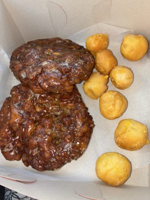 Friendly Donut House by null