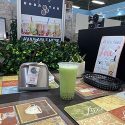 Plaza Urbana - Grabbing a refreshing drink from Ana's Boba Tea