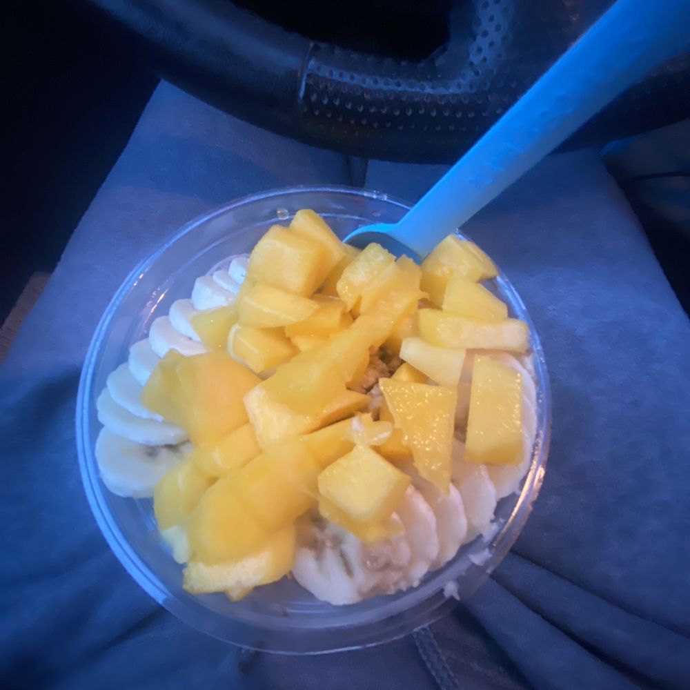 8th Ave Acai Bowl w mangos 8th Ave Acai Bowl w mangos