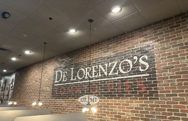 De Lorenzo's Tomato Pies by null