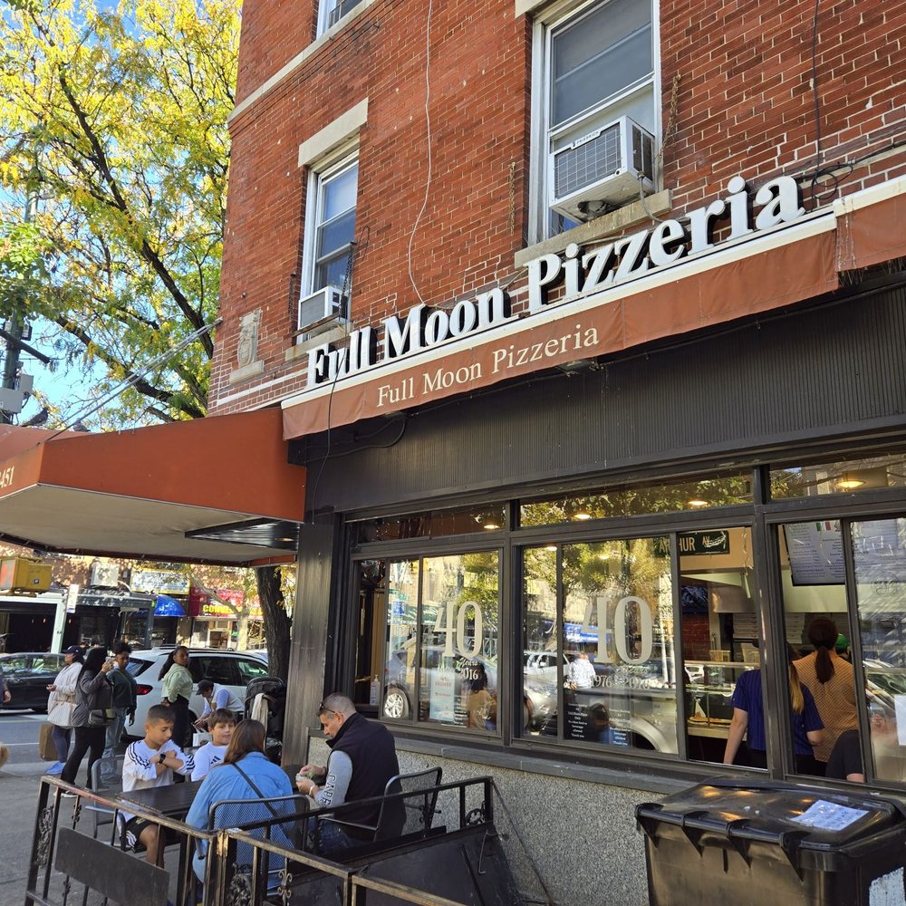 Mezza Luna Pizza - Pizza Near Me - Bronx, New York Mezza Luna Pizza - Pizza Near Me - Bronx, New York