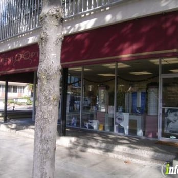 Menlo Optical - Our street level store is conveniently located near the University Drive lot for easy parking. - Eyewear & Opticians Near Me - Menlo Park, California Menlo Optical - Our street level store is conveniently located near the University Drive lot for easy parking. - Eyewear & Opticians Near Me - Menlo Park, California