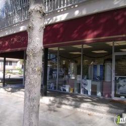 Menlo Optical - Our street level store is conveniently located near the University Drive lot  for easy parking.