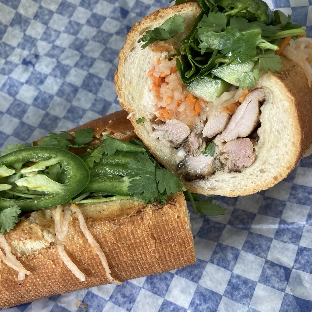 Be U - Lemongrass chicken Bánh Mì Sandwich - Vietnamese Near Me - Los Angeles, California