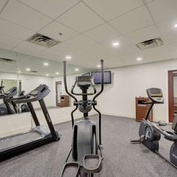 Best Western Hampshire Inn & Suites - Fitness Room
