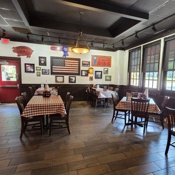 Famous Dave's Bar-B-Que - Interior - Barbeque Near Me - Oakton, Virginia Famous Dave's Bar-B-Que - Interior - Barbeque Near Me - Oakton, Virginia