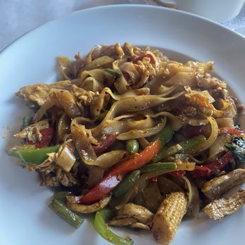 Tani Thai Restaurant - Drunken Noodles Chicken - Thai Near Me - Buford, Georgia