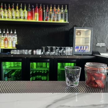 Vibez Lounge - Bar area - Lounges Near Me - Fresno, California Vibez Lounge - Bar area - Lounges Near Me - Fresno, California