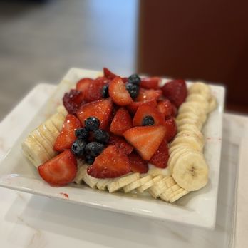 Keke's Breakfast Cafe - Delicious and fresh sunshine bowl - Breakfast & Brunch Near Me - Nashville, Tennessee