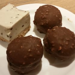 Cosmo - The only decent dessert they have here