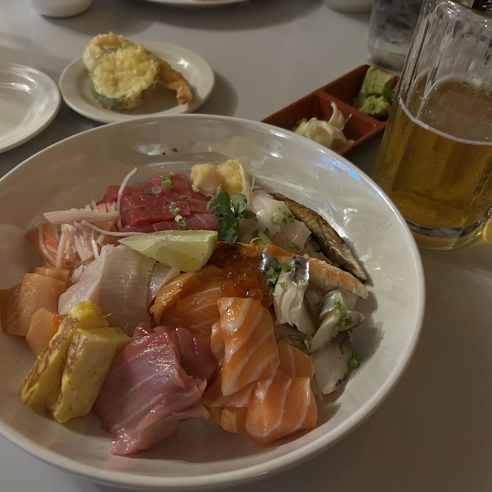 Chirashi sushi Chirashi sushi