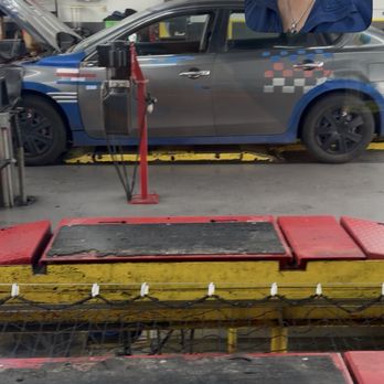 Jiffy Lube - Oil change on Nissan Altima - Oil Change Stations Near Me - Houston, Texas Jiffy Lube - Oil change on Nissan Altima - Oil Change Stations Near Me - Houston, Texas