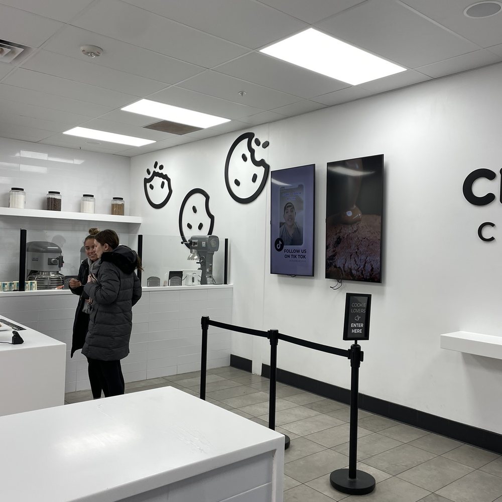 Crumbl - Madison - Bakeries Near Me - Madison, Wisconsin Crumbl - Madison - Bakeries Near Me - Madison, Wisconsin