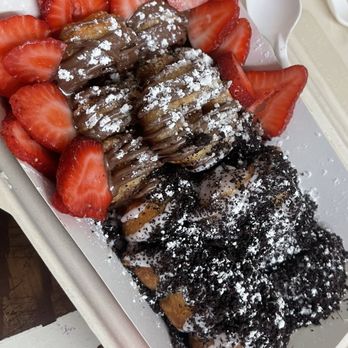 BittieBitez Mini-Donuts - Dozen Oreo 51/Berry delight - Donuts Near Me BittieBitez Mini-Donuts - Dozen Oreo 51/Berry delight - Donuts Near Me