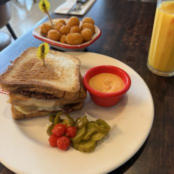 Bread Meats Bread - Gluten free paddy melt - Burgers Near Me - Edinburgh, EDH
