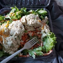This is a chicken salad on top and its is amazing I ask 4 what under it nd it came out lovely taste is amazing go see what im talking bout