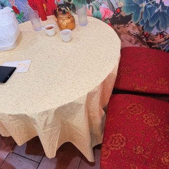 Ellie's Chinese Restaurant - Very uncomfortable chair and table to sit at - Chinese Near Me - Las Vegas, Nevada Ellie's Chinese Restaurant - Very uncomfortable chair and table to sit at - Chinese Near Me - Las Vegas, Nevada