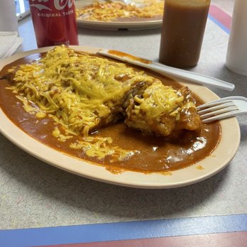 Isabel's Cafe - Large breakfast con todo with sausage smothered with chili and cheese. - Mexican Near Me - Port Isabel, Texas Isabel's Cafe - Large breakfast con todo with sausage smothered with chili and cheese. - Mexican Near Me - Port Isabel, Texas