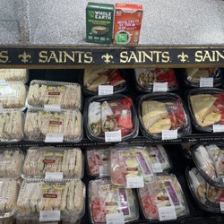 Cannata's Family Market