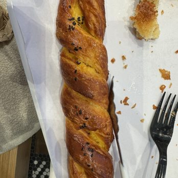 Paris Baguette - Sweet potato pastry - Patisserie/Cake Shop Near Me - Pittsburgh, Pennsylvania Paris Baguette - Sweet potato pastry - Patisserie/Cake Shop Near Me - Pittsburgh, Pennsylvania