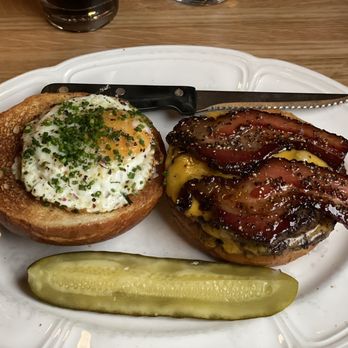 Au Cheval - Single Cheeseburger - Bars Near Me - Chicago, Illinois