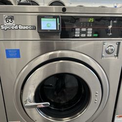 Save yer quarters: All the machines accept credit cards too