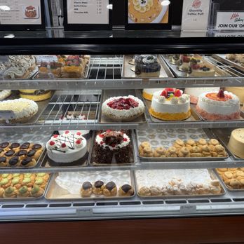 Liliha Bakery - Breakfast & Brunch Near Me - Honolulu, Hawaii