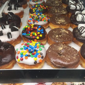 Randy's Donuts - 11/27/19 - Donuts Near Me - Downey, California