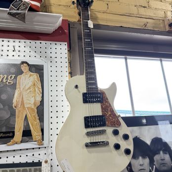 Bloomington Antique Mall - Thrift Stores Near Me - Bloomington, Indiana
