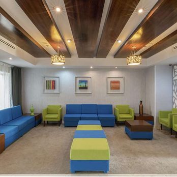 Double Tree by Hilton - Lobby - Hotels Near Me - Saltillo, COA