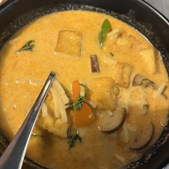 Basil Babe - Red curry with tofu - Thai Near Me - Ypsilanti, Michigan Basil Babe - Red curry with tofu - Thai Near Me - Ypsilanti, Michigan