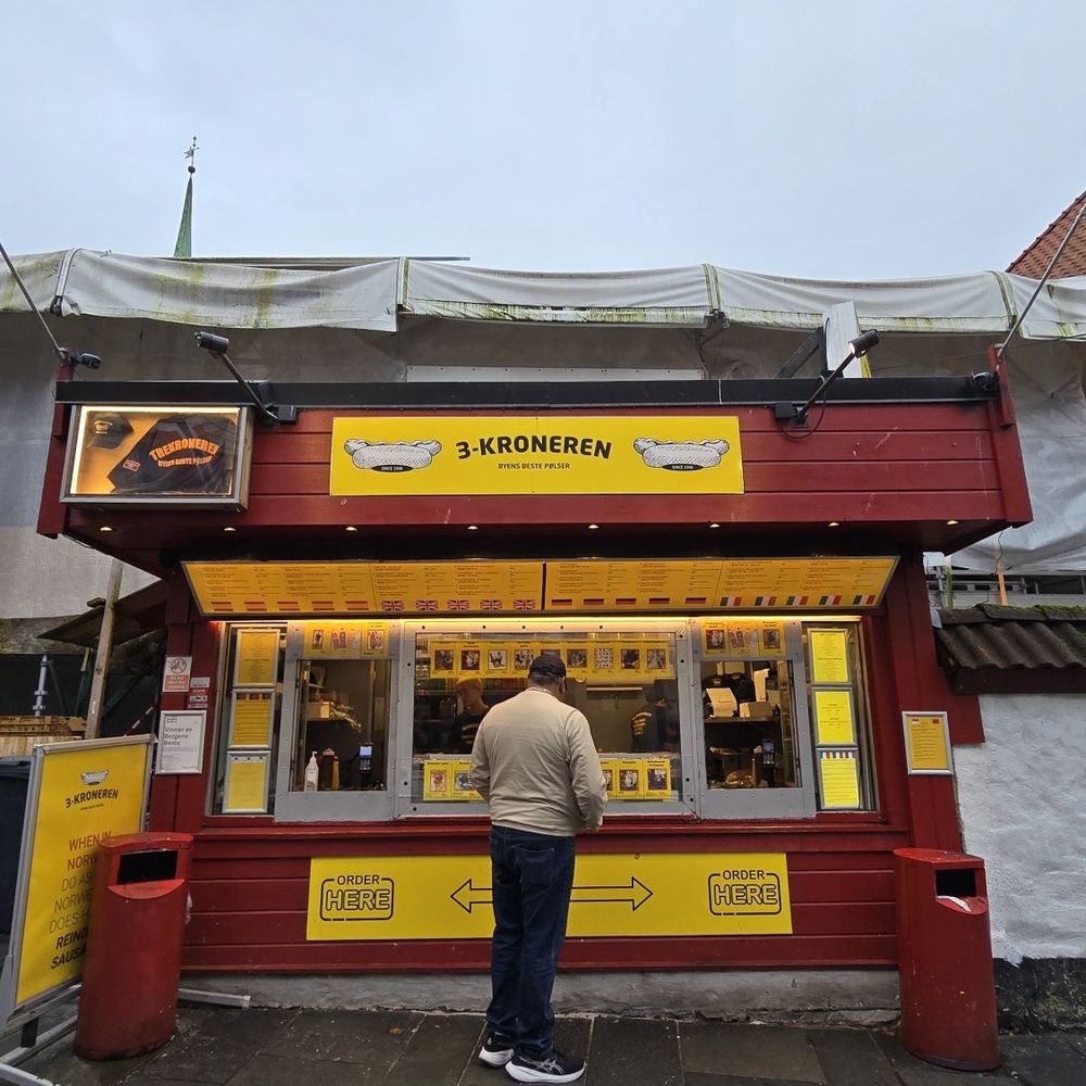 Trekroneren - est 1946 - Hot Dogs Near Me - Bergen, 12 Trekroneren - est 1946 - Hot Dogs Near Me - Bergen, 12