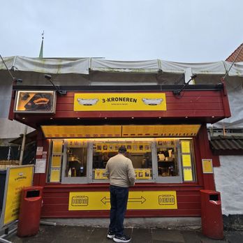 Trekroneren - est 1946 - Hot Dogs Near Me - Bergen, 12